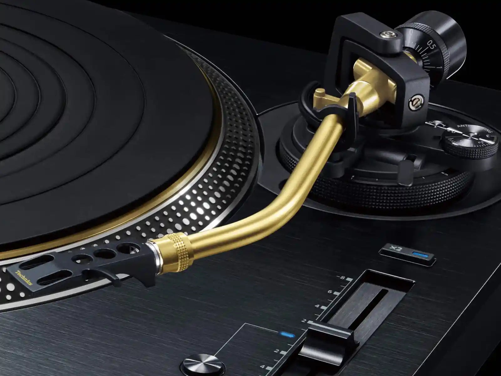 Technics SL-1200G Direct-Drive Turntable with Precision Tonearm